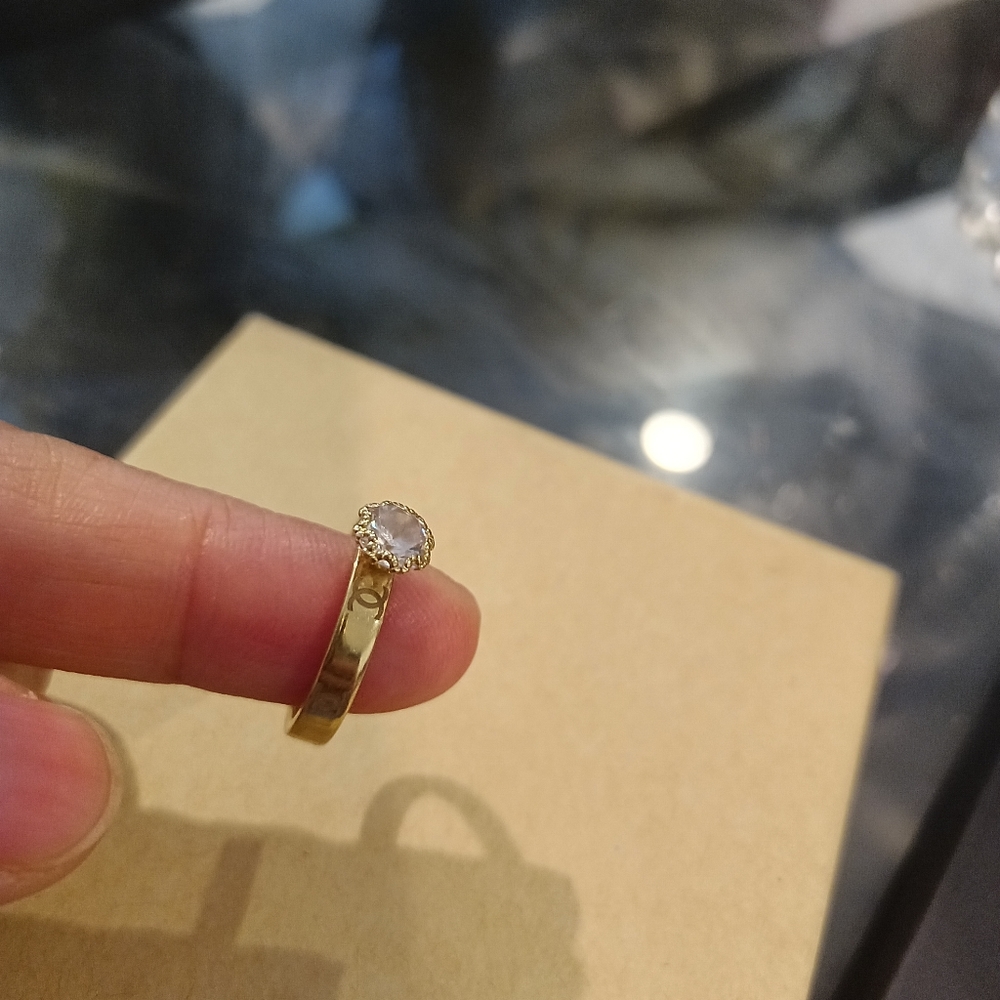 18k saudi gold size 7 ring